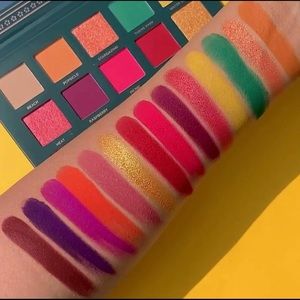 Ace Beautē - Nostalgia Eyeshadow Palette